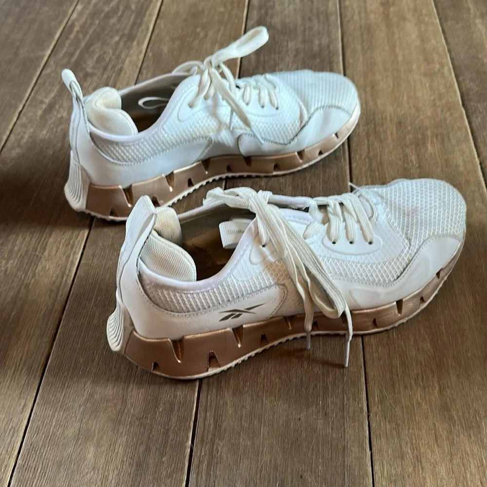Reebok women’s zig dynamica sneakers size 8